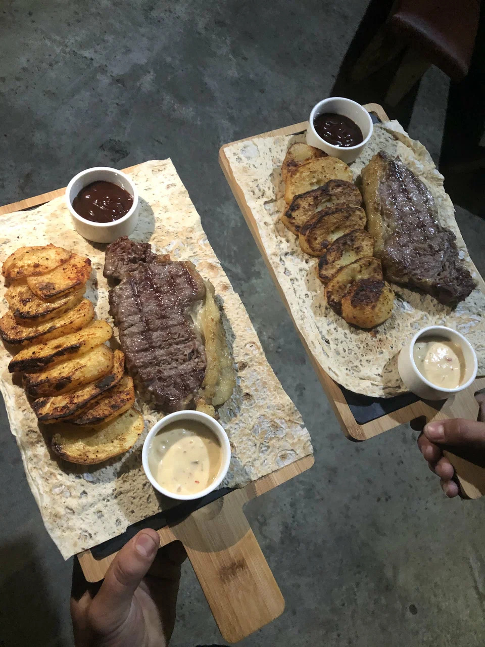 <span style="font-weight: bold;">Стейк с картофелем на мангале </span>